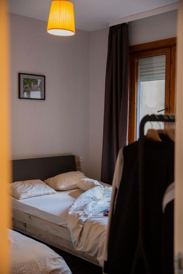 Central Sofia 3-Bedroom Apartment - Urban Art Gallery - Free Parking! Zewnętrze zdjęcie